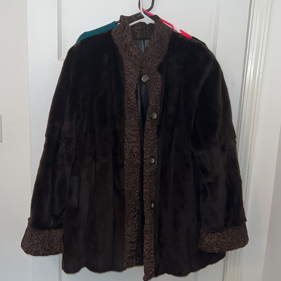 Leakas Furs brown reversible, sheared mink stroller w/ Persian lambskin leather - Picture 8 of 11